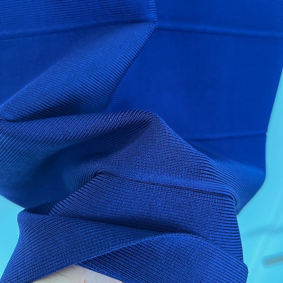 ICONIC BANDAGE DRESS - Picture 4 of 10